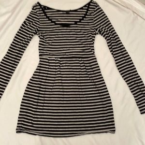 Black and gold long sleeve dress